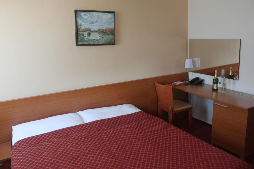 Hotel Dominika Pressburg Zimmer foto